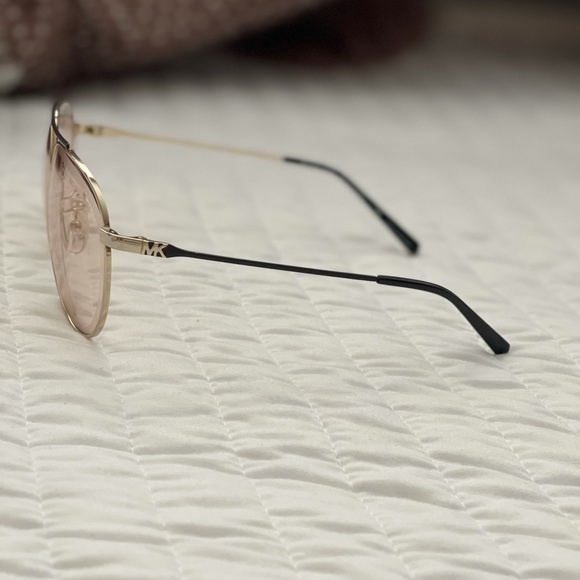 Michael Kors aviator glasses - Picture 3 of 3